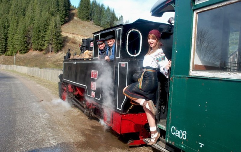 Miss FACEBOOK, IULIA MLADIN, are o MARE PASIUNE SECRETĂ! NU te-ai fi AŞTEPTAT LA ASTA