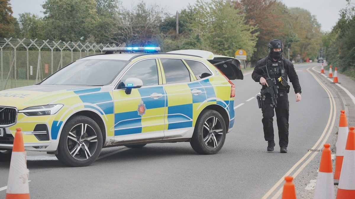 Poliția britanică a intervenit pentru a dejuca un atentat pregătit împotriva bazei Fairford Sursa foto: Profimedia