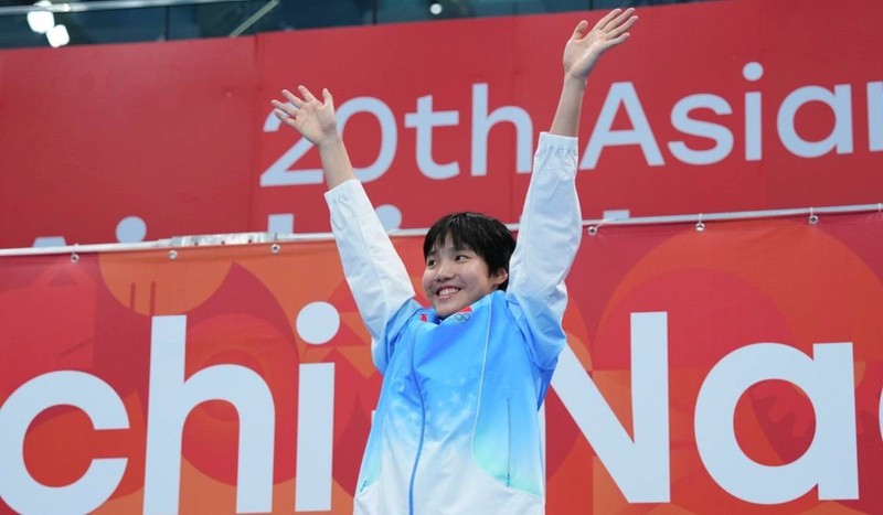 Yu Zidi la ceremonia de premiere după finala probei feminine de 200 m stil mixt la Jocurile Asiatice Aichi-Nagoya 2026, ediția a 20-a, desfășurată la Tokyo, Japonia, pe 21 septembrie 2026. Sursă foto: Profimedia Images