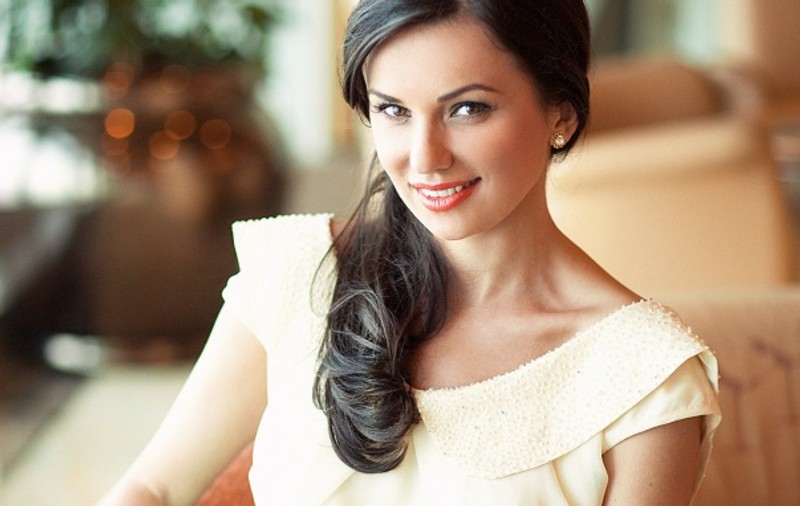 Mirela Stelea se confesează în presa de modă din Dubai!