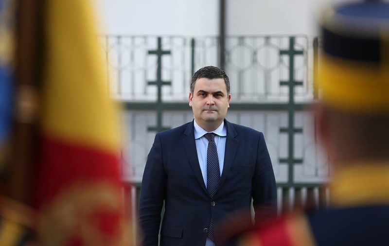 Ministrul Apărării atacă în instanţă prelungirea mandatului Şefului Statului Major al Armatei. Gabriel Leş, val de critici la adresa președintelui Iohannis