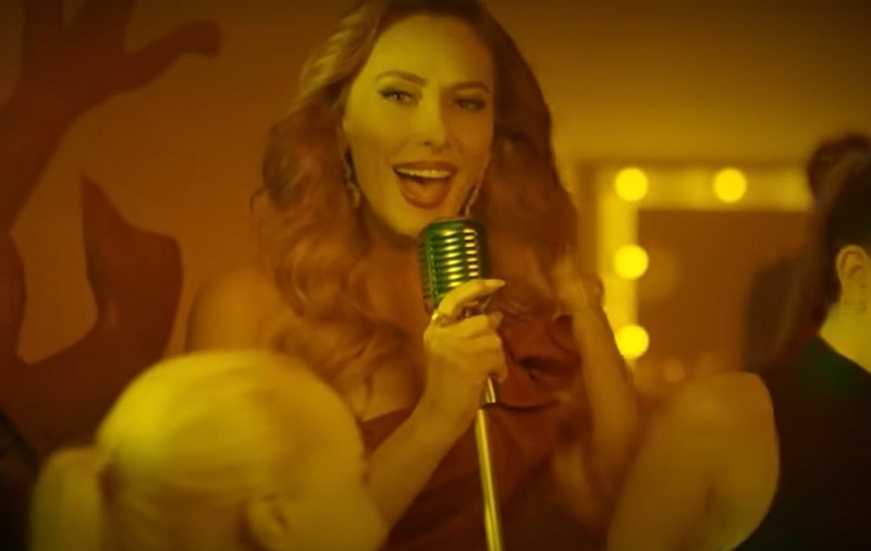 Iulia Vântur s-a transformat în războinică în cel mai recent videoclip muzical lansat în India. Are deja milioane de vizualizări