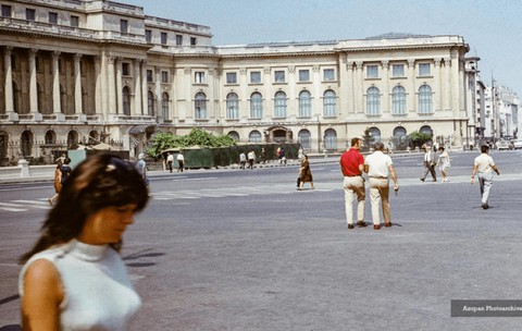 Cum era viața în România anilor ’70. „Se găsea mâncare, se găseau haine. Anii ’80 au adus nota de plată”