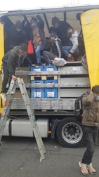 Migranții, ascunși în camionul românului. Foto: Poliția germană