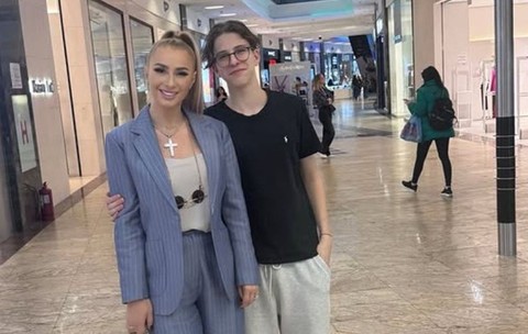 Anamaria Prodan alături de fiul ei, Laurențiu Reghecampf junior (Bebeto) | Foto: Instagram