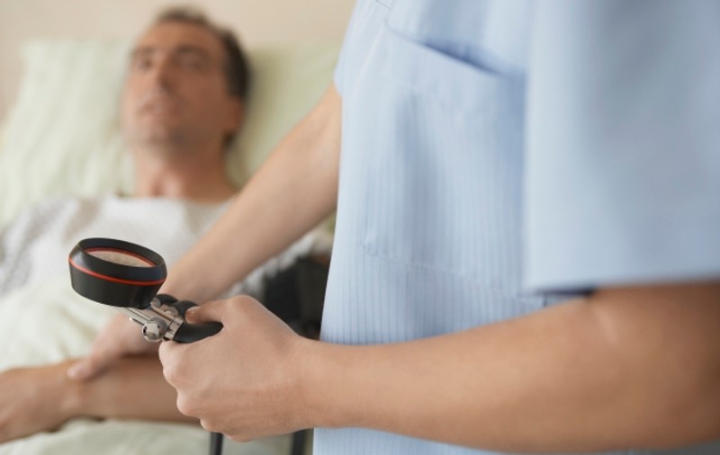 Trei români în spital, după ce au fost atacaţi în Cipru