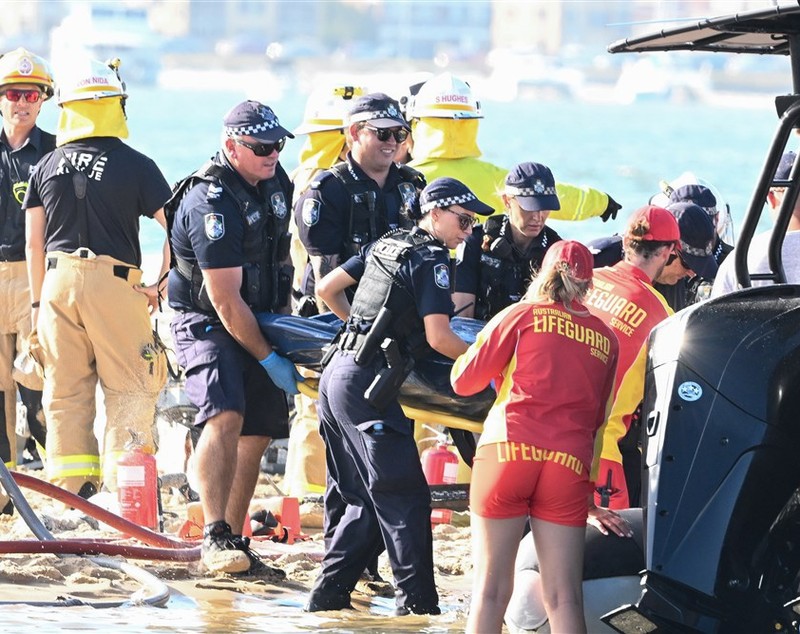 Două elicoptere s-au ciocnit în zbor, în Australia. Sunt patru morți și trei răniți grav