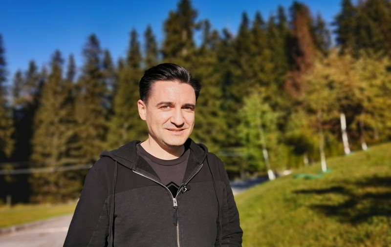 Jurnalistul George Buhnici: „Mă abțin cu greu. Există o mașină pe care mi-o doresc”