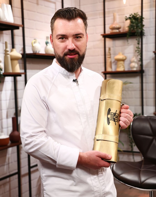 Cine este Alexandru Dodoaia, cuțitul de aur al lui Chef Richard Abou Zaki. Are 34 de ani și a cucerit juriul cu preparatul lui