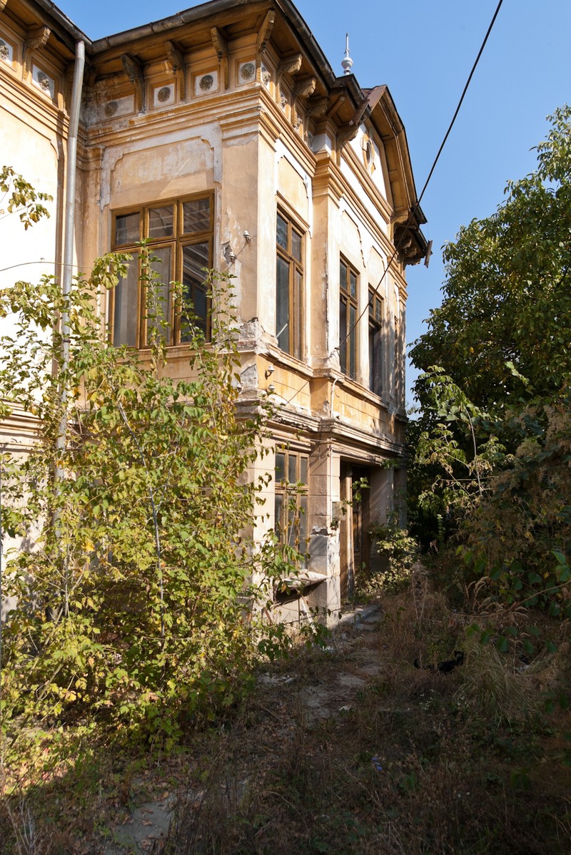 Casa Căpitan Iov, Pitești. Sursa foto: Wikipedia