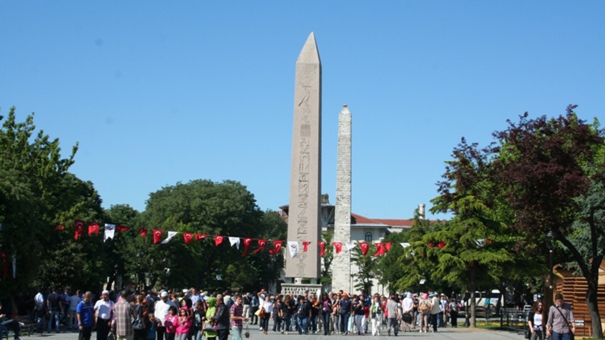 Atentatele de la Istanbul i-au cam speriat pe turiștii români care evită excursiile pe malul Bosforului