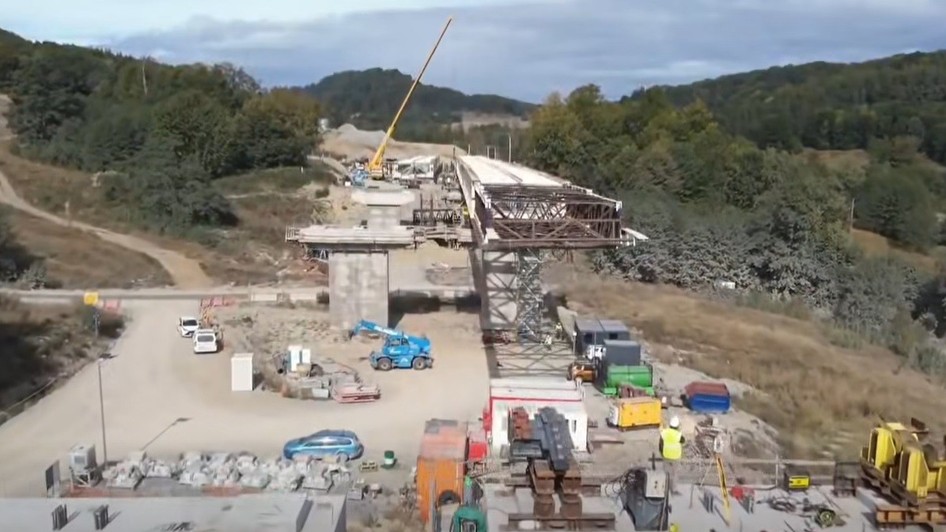 Lansarea tablierului metalic la Viaductul 23 de pe Autostrada A1 secțiunea Cornetu - Tigveni