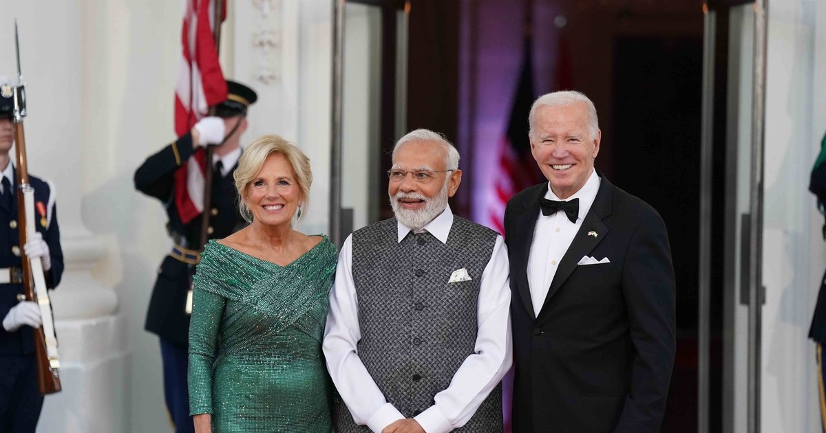 Narendra Modi, încadrat de soții Biden în cursul unei vizite la Casa Albă, în iunie 2023 Foto: Profimedia