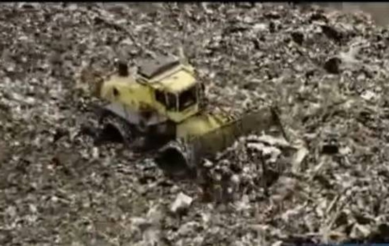 Accident cumplit! Copil prins sub un buldozer la Baia Mare