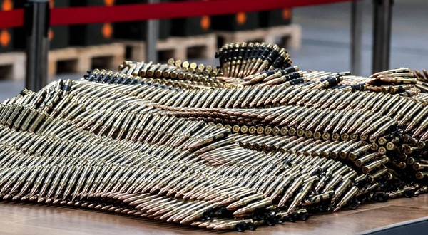 54.000.000 de euro primește o fabrică din România ca să producă muniție NATO: va scoate cel puțin 80 de cartușe pe minut. Imagine cu caracter ilustrativ. Sursă foto: Getty Images
