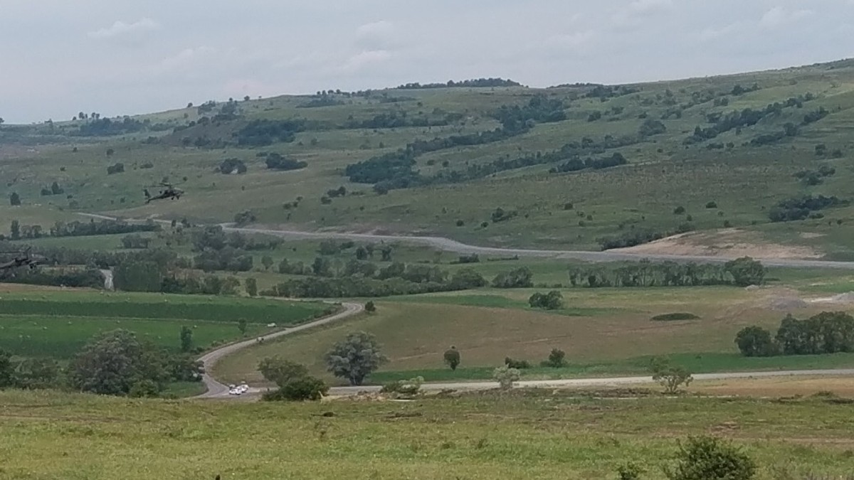 Preotul din Cincu a obținut ilegal bani europeni mințind că deține un teren care aparține poligonului militar