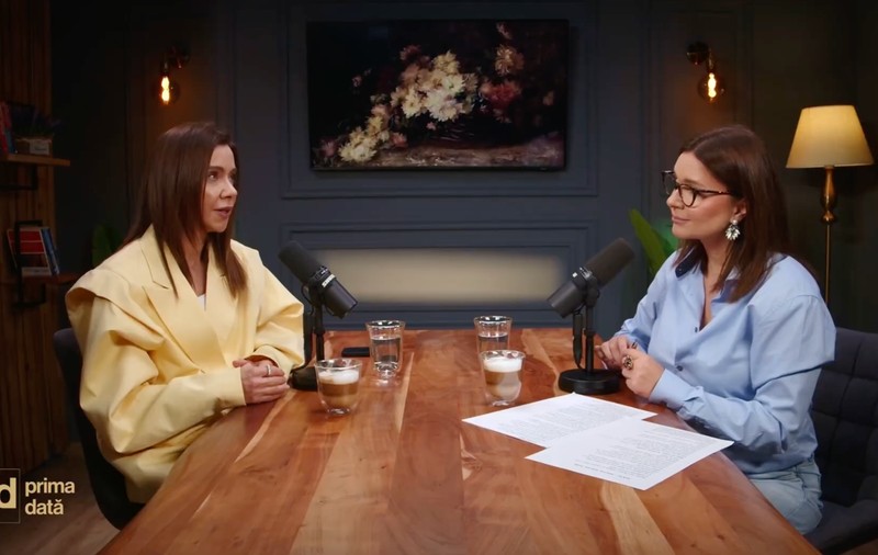 Andreea Vasile și Raluca Hagiu, în cadrul podcastului „Prima dată”. Sursă foto: Libertatea