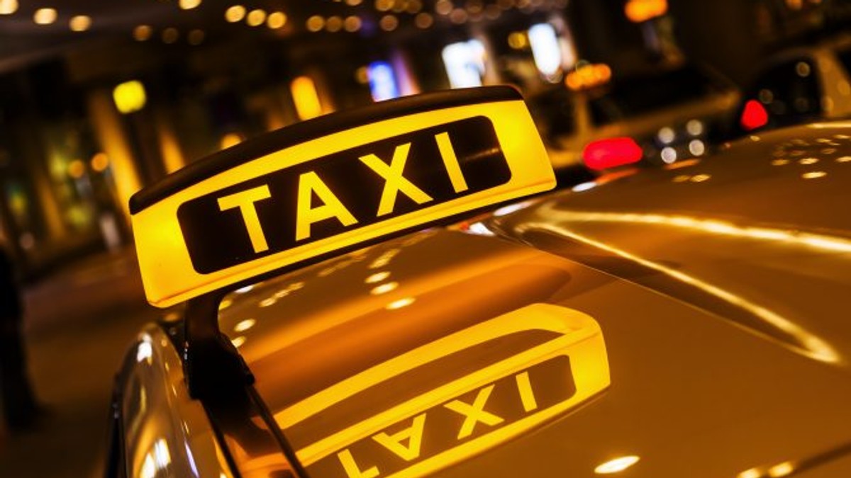 Un bărbat diagnosticat cu Covid-19 a plecat cu taxiul din Spitalul Judeţean Suceava