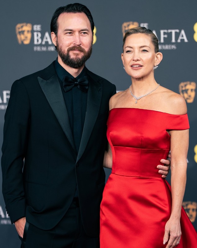 Vedete la Premiile BAFTA 2026. Cine e cuplul regal care a făcut furori pe covorul roșu, deși familia e implicată într-un scandal uriaș