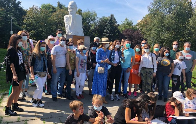 Alergicii la ambrozie au protestat față de neaplicarea legii privind combaterea acestei plante