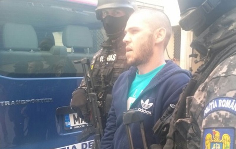 Un raket suspect de crimă, adus în România