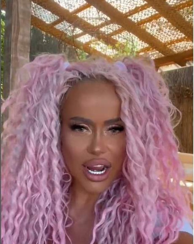 Anda Adam, schimbare radicală de look. Artista a renunțat la părul blond