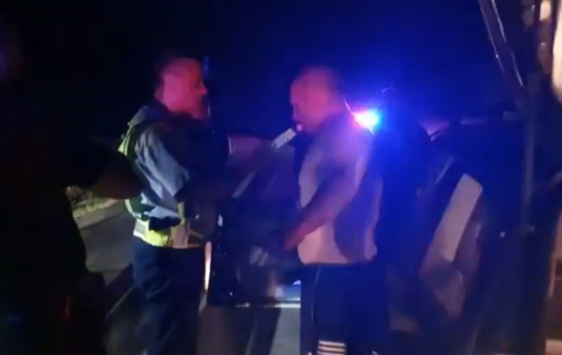 Șofer băut din Prahova, prins de polițiști în timp ce voia să conducă până pe litoral. „Suflu tare?”