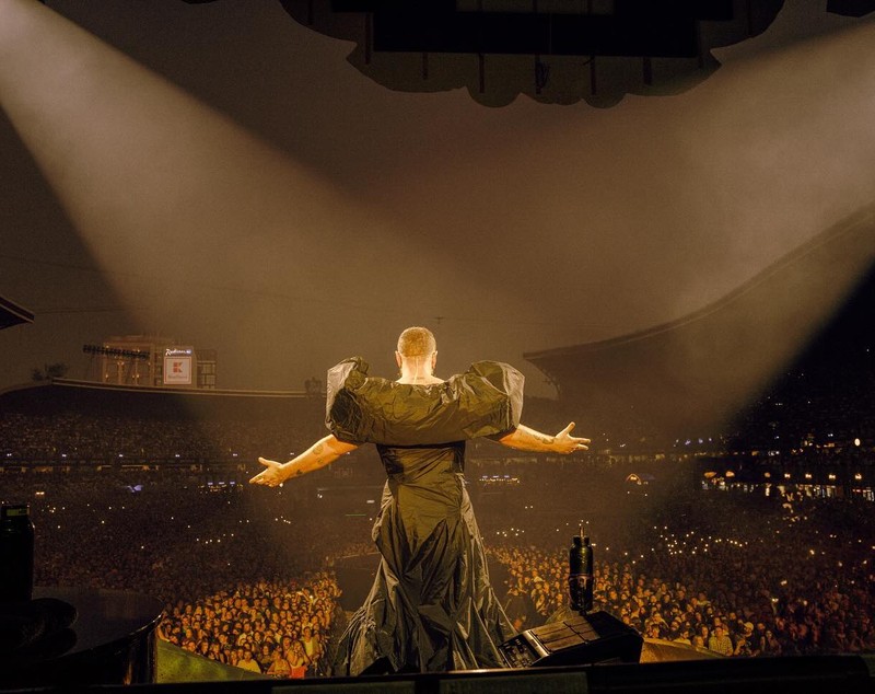 Ce a spus Sam Smith despre România, după ce a cântat la UNTOLD 2024. Artistul a fost criticat pentru aparițiile lui pe scenă