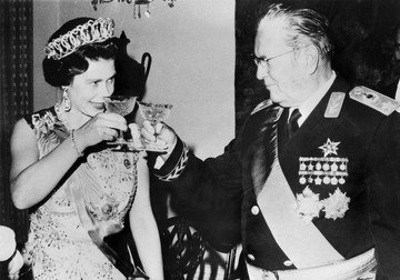 O imagine din 1972, în timpul vizitei reginei Elisabeta a II-a în Iugoslavia Foto: Profimedia