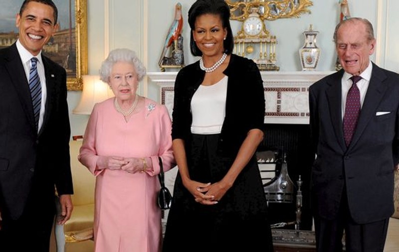Obama i-a dat reginei Elisabeta un iPod personalizat