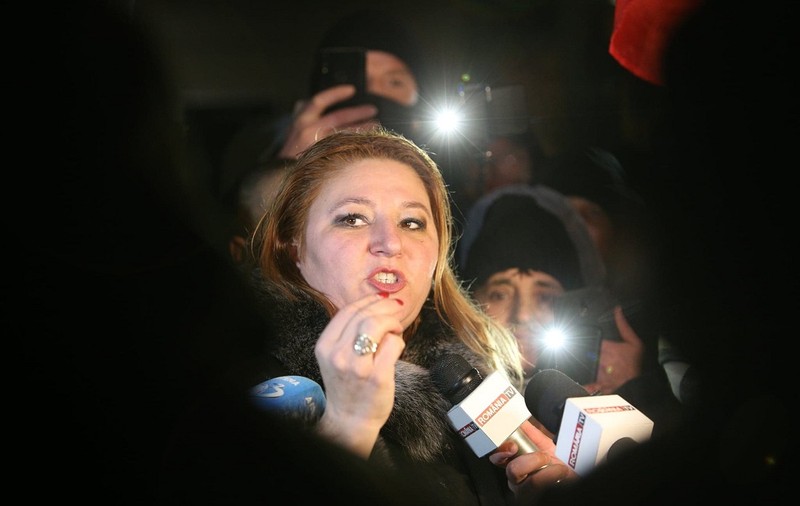 VIDEO | Încă un protest la Ministerul Sănătății. Printre cei ieșiți în stradă se numără și Diana Șoșoacă, senatoare AUR