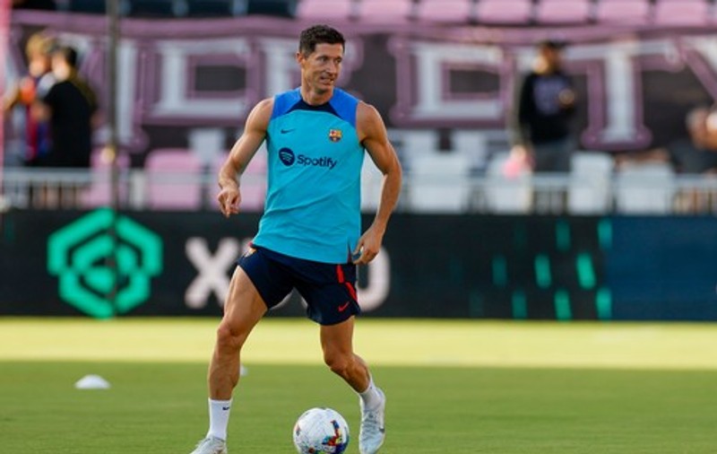 Robert Lewandowski a semnat cu FC Barcelona. Câți bani va primi internaționalul polonez în cei 4 ani de contract