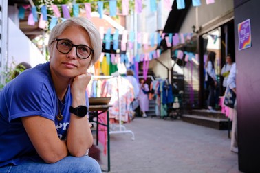 Angelica glumește că moldovenii o știu drept „șefa lesbienelor”. Foto: Vlad Chirea / Libertatea