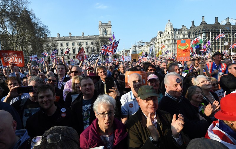 Protest masiv în Londra, după ce Parlamentul a respins a treia oară acordul Brexit. Mii de persoane au ieșit pe străzi (FOTO & VIDEO)