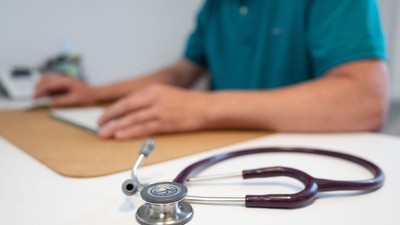 România nu are doctori la sate: 1.473 de medici de familie ar acoperi „gaura” din sistemul sanitar rural, unde a crescut mortalitatea infantilă