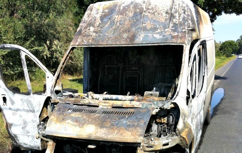 Trupa VUNK, la un pas de tragedie, după ce microbuzul lor A LUAT FOC în trafic!