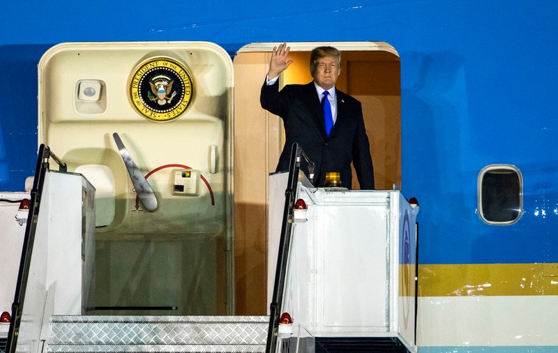 VIDEO ŞI FOTO | Donald Trump a ajuns în Singapore, înainte de summitul cu Kim Jong-un