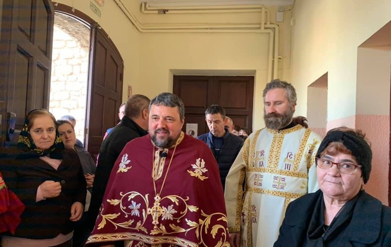 Un preot român din Spania cheamă oamenii la slujbă, deşi ţara e în carantină. Mesaj către enoriaşi: „În cazul în care vom fi amendați, va trebui să ne asumăm cu toții amenda”