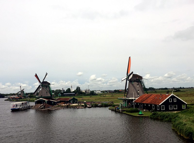 Morile de vânt din Zaanse Schans sunt o atracție pentru cei care ajung în Olanda