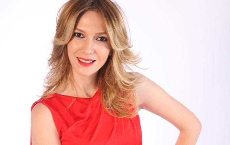 Adela Popescu și DJ Project vin, în noua formulă, într-o emisiune TV