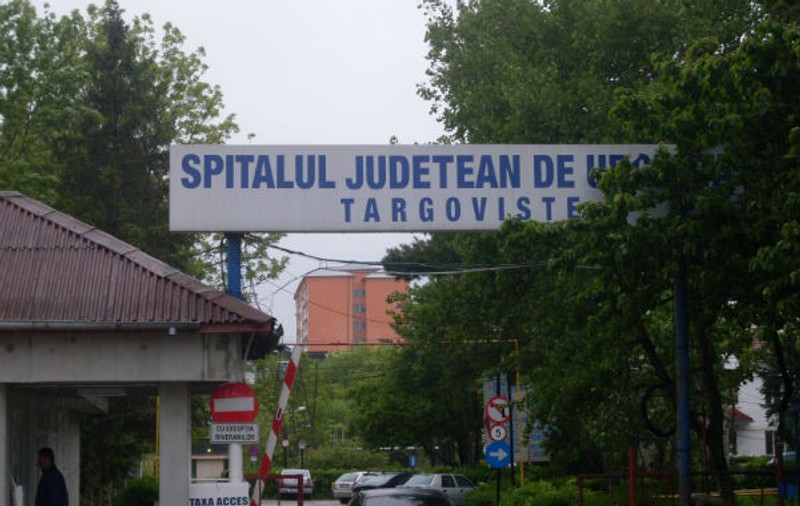 Bătrân de 80 de ani, înjunghiat şi jefuit în propria casă