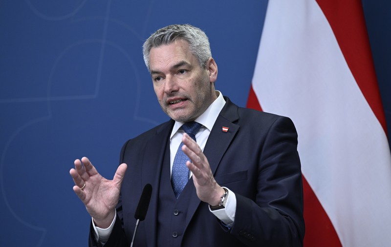Cancelarul Austriei, criticat dur după ce a zburat în Africa într-un avion privat cu 160 de locuri. Cât a costat