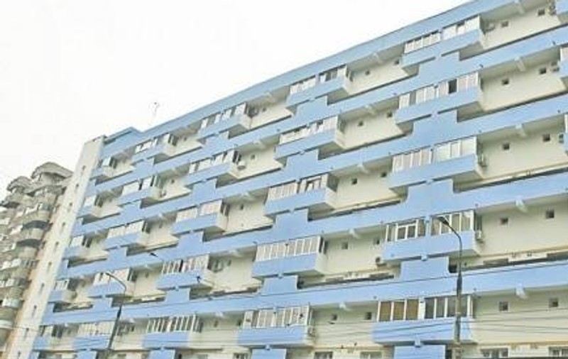 Drumul Taberei: O tânără a fost găsită decedată, după ce a căzut de la etaj