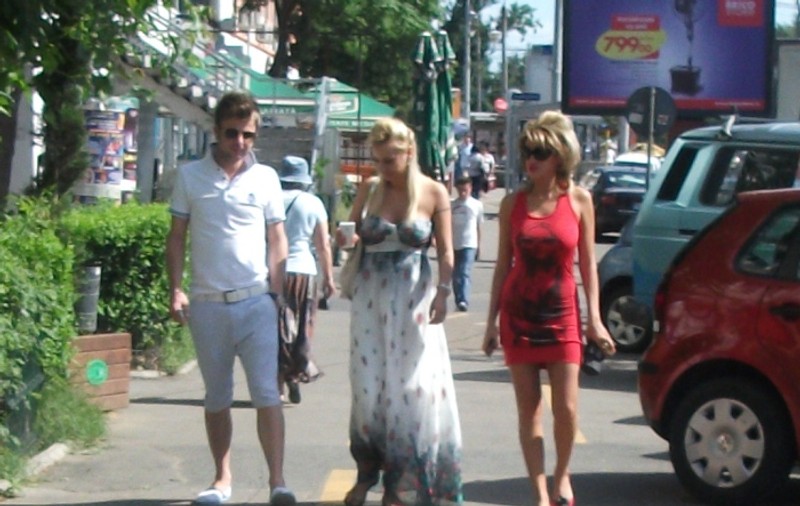 Fosta şi actuala iubită ale regizorului George Ciubotaru sunt prietene la cataramă!