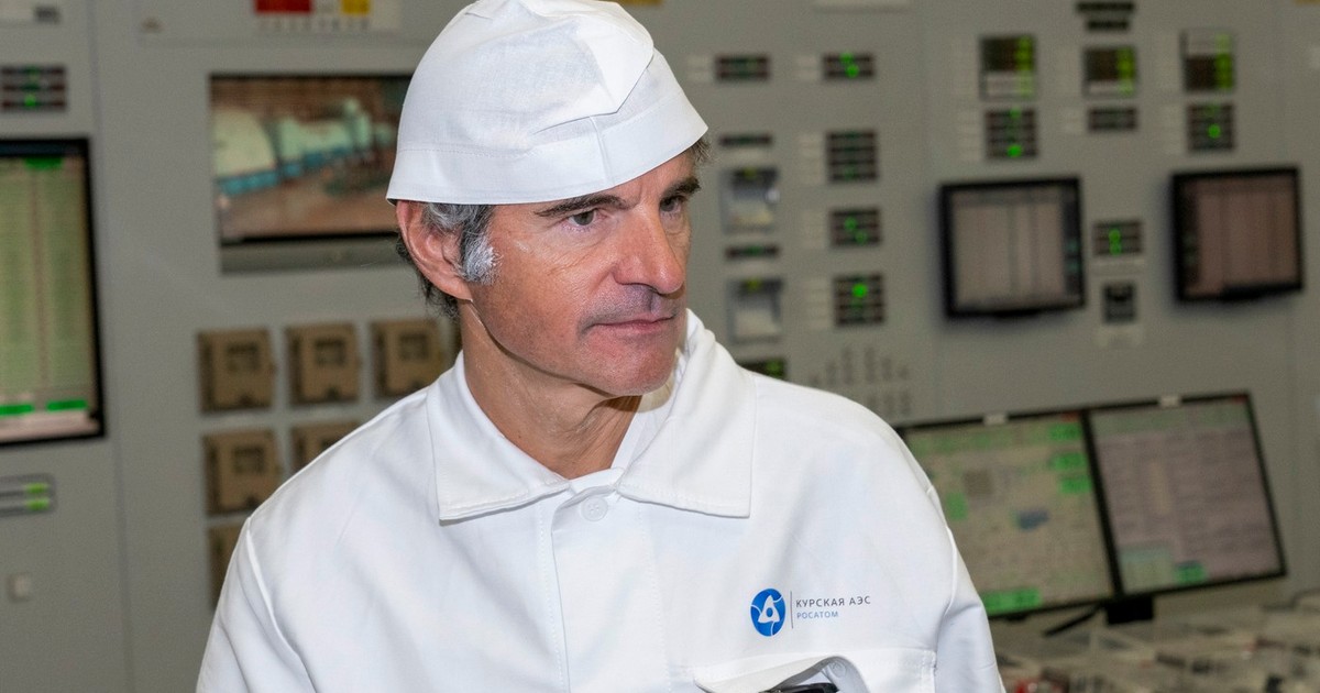 Rafael Grossi în timpul vizitei la centrala nucleară din Kursk Foto: Profimedia