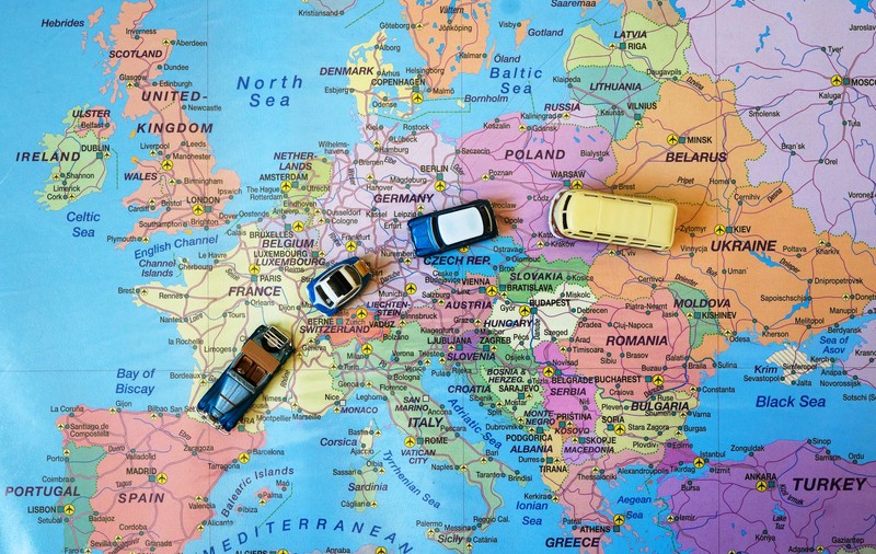 Cum planifici o călătorie în străinătate cu mașina