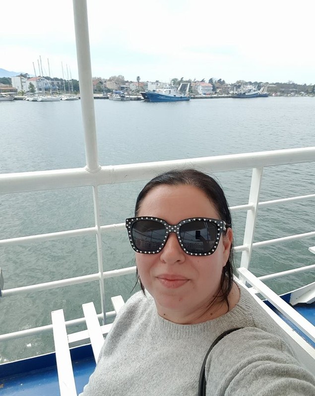 Oana Roman, departe de țară de sărbătorile pascale. Unde petrece vedeta cu familia ei / FOTO