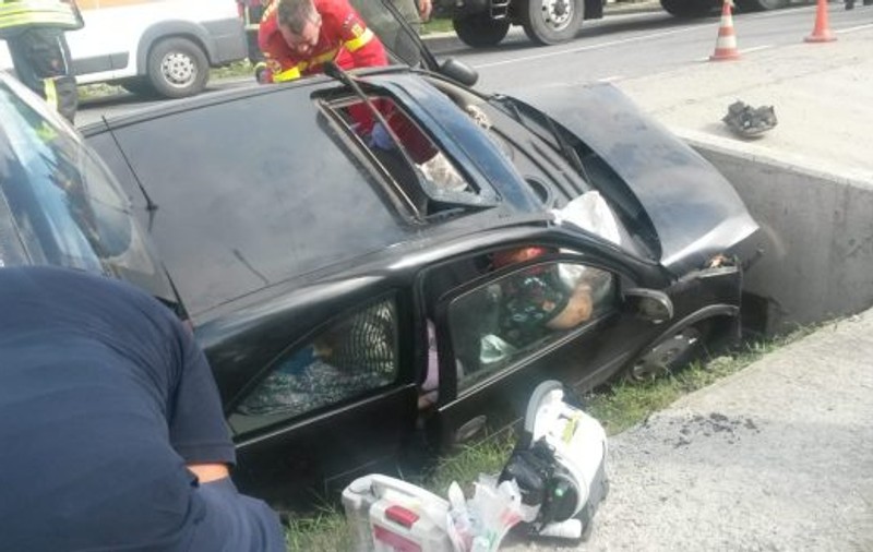 Accident grav în Gornești, județul Mureș. Cinci persoane au fost rănite. Elicopterul SMURD, trimis în zonă
