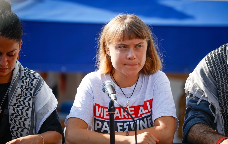 Start fals pentru Greta Thunberg și noua flotilă de ajutor umanitar care se îndreaptă către Gaza: a fost nevoită să se întoarcă în portul din Barcelona
