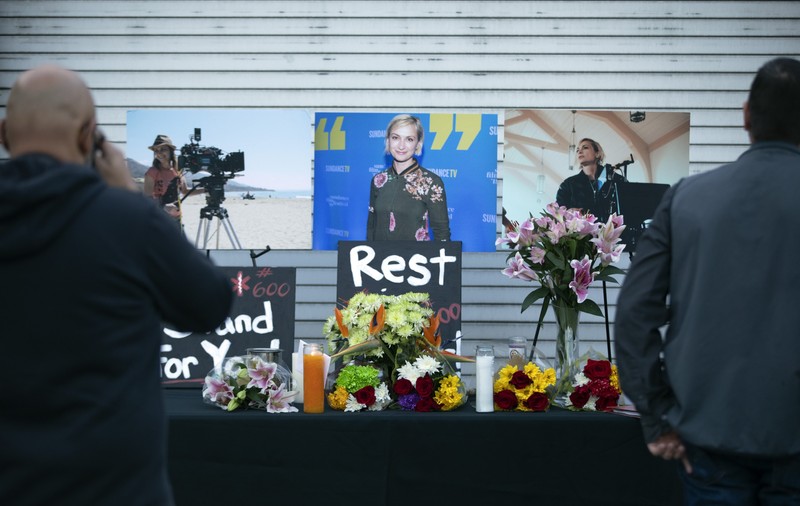 Armuriera filmului „Rust” spune că nu ştie de unde au apărut gloanţele reale în pistolul folosit de Alec Baldwin